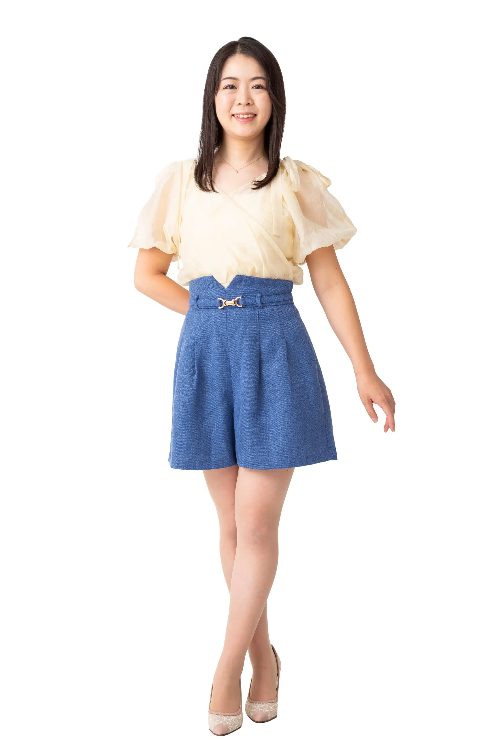 熟妻ミニスカで露出 
